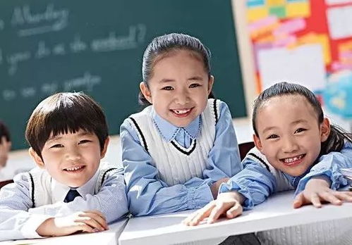 网友在微博上分享孩子过节的照片