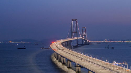 克里米亚大桥再遭袭击，俄方定性为恐怖袭击引发连锁反应