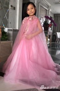 向芷穿粉色公主裙