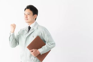 深夜加班的年轻人