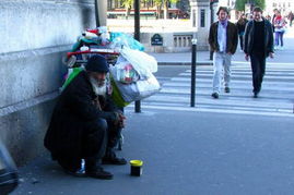 巴黎街头布置的安检设备与警力部署