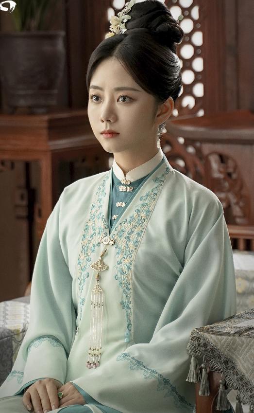 谭松韵不愧是ABB式名字大户，网友：起名有天赋！