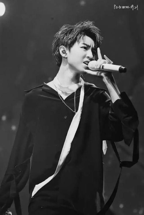 这是我认识的王俊凯吗？一场热搜背后的青春偶像蜕变之路