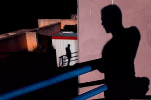 街头采访不同人群看法视频画面