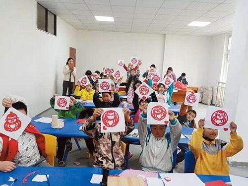 孩子们创作的景泰蓝作品展示