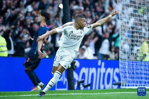 姆巴佩祝贺巴黎夺冠：从少年天才到传奇之路