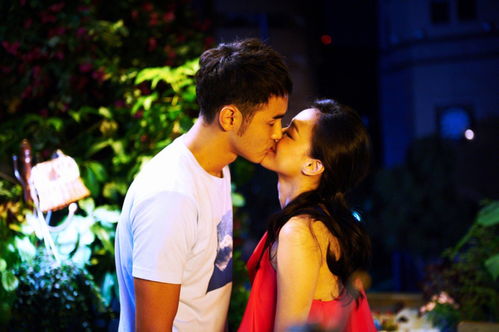 韩雪与郭涛拍摄借位吻戏画面