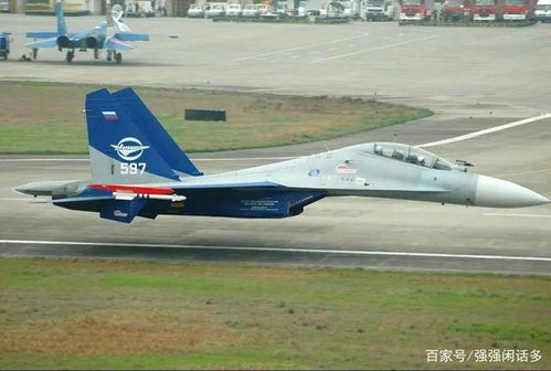 歼-10挂弹起飞 俯冲投弹一击命中｜实战表现惊艳，巴铁为何选它？