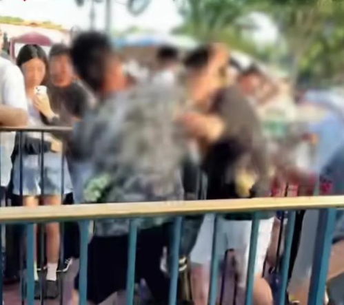 迪士尼打架事件再上热搜，游客冲突背后隐藏哪些问题？