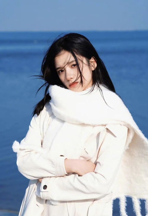 张婧仪接受采访时眼神坚定