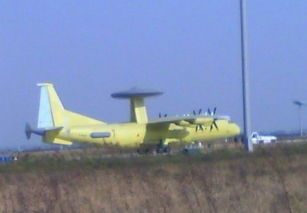 空警-500预警机飞行中