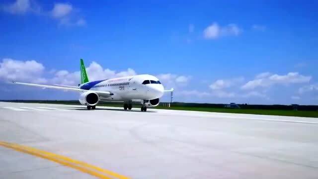 中国自主研发的C919客机图片