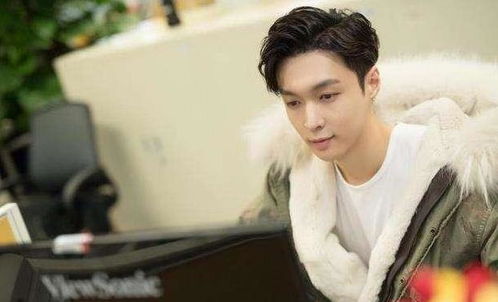 赵丽颖与张艺兴合照