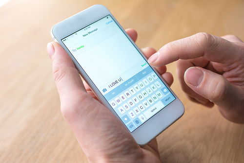 7个0尾号手机号拍出70万天价，网友：值不值？