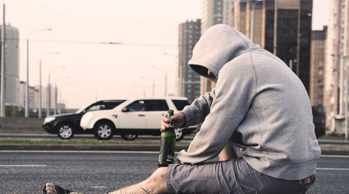 两人过往合照截图画面模糊处理版