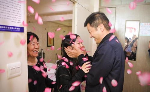 李亚鹏在直播间谈教育与梦想