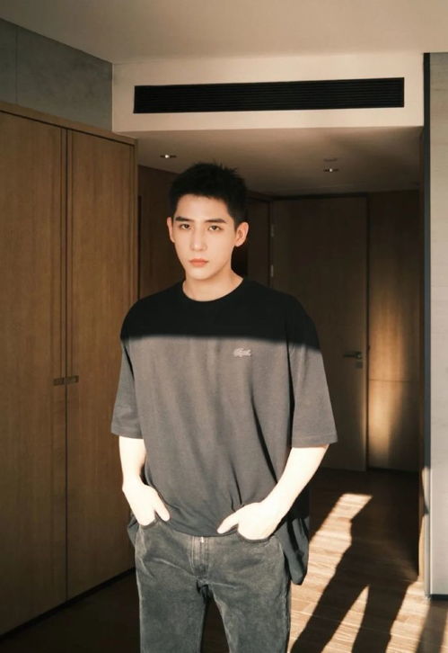 王安宇参与综艺节目现场照