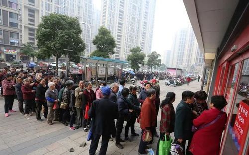 日本米荒现场直击：东京市民排队几小时抢购，每人限购5公斤