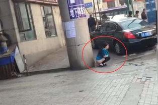 邻居持刀砍门两年多，她终于发声：普通人不该为有病者买单