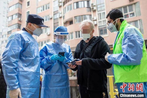 外籍志愿者现身华强北，帮外国游客砍价引热议