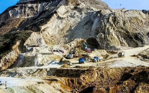 稀土矿开采场景图