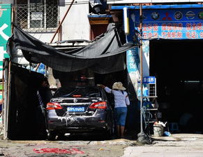 城市街头烈日炎炎