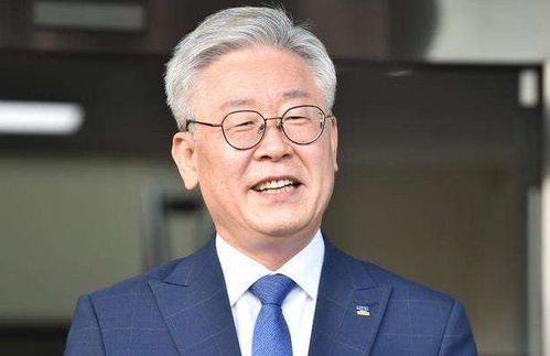 李在明发表竞选演说