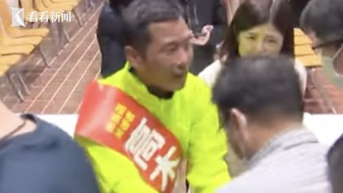 候选人街头演讲现场
