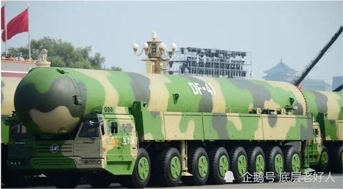 东风-41导弹模型展示图