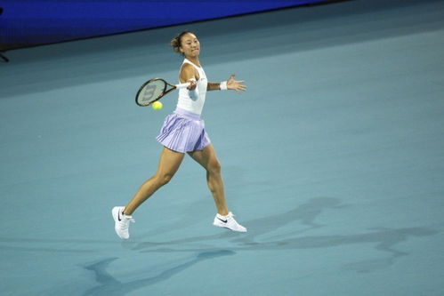 郑钦文1-2不敌萨巴，止步美网八强！虽败犹荣的中国金花之路