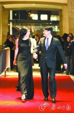 乐基儿与黎明离婚后合影照片