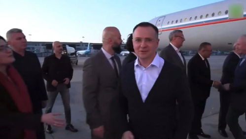 俄乌第二轮谈判结束，1小时会谈传递了哪些信号？