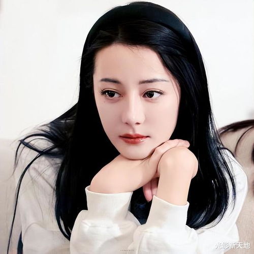 张小斐、迪丽热巴、张艺兴等人参演《女足》剧照