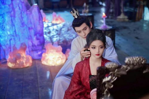 《冰湖重生》剧照黄杨钿甜与李昀锐互动