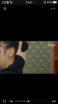 微博评论区截图显示关于吻戏的讨论