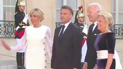 马克龙夫妇在越南文化活动