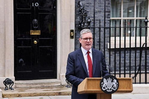 斯塔默在唐宁街10号发表讲话
