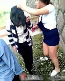 女童遇险！男子小巷拉拽事件引发全网关注，真相如何？