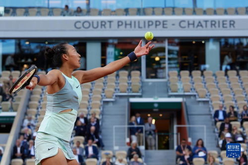 郑钦文赛后哽咽：其实可以赢的｜从法网八强到追梦之路