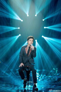 李健雨中狼狈演出 妻子暖心一幕感动全网