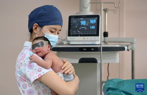 日本2024年出生人口跌破70万大关，少子化危机持续发酵