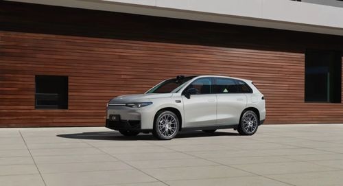 零跑C10车型展示图配激光雷达和智能驾驶功能