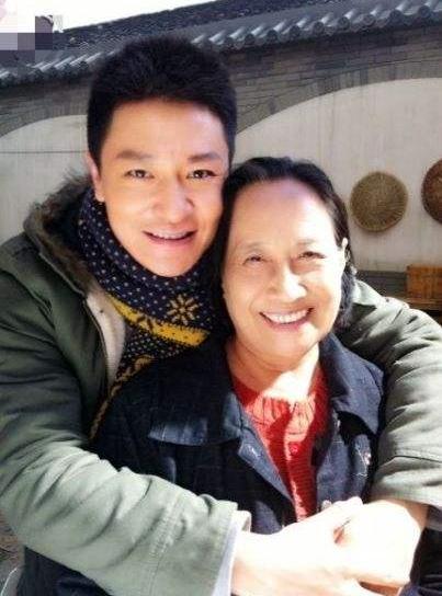 孙桂田出席《家有小杠精》发布会现场照