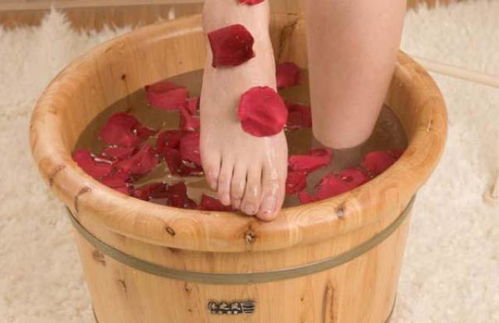 独居女生花椒泡脚进医院，养生误区酿大祸？这些错误你可能也在犯！