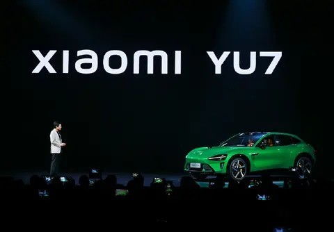雷军一句话引爆全网！小米YU7价格19万9？不可能，30万起步才对得起Model Y配置！