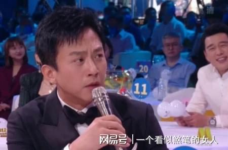 脱口秀女演员被摸腿事件：艺术冒犯的边界与公众底线的碰撞