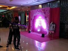 品牌活动现场布置温馨