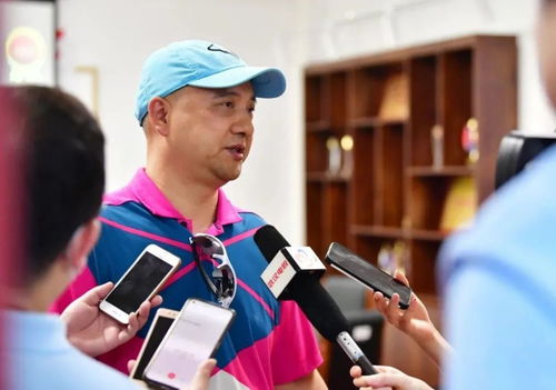 郑钦文接受媒体采访