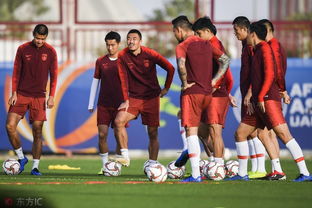 国足备战训练场上专注表情