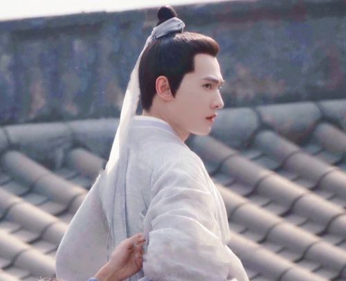 杨洋在剧中的修仙造型剧照